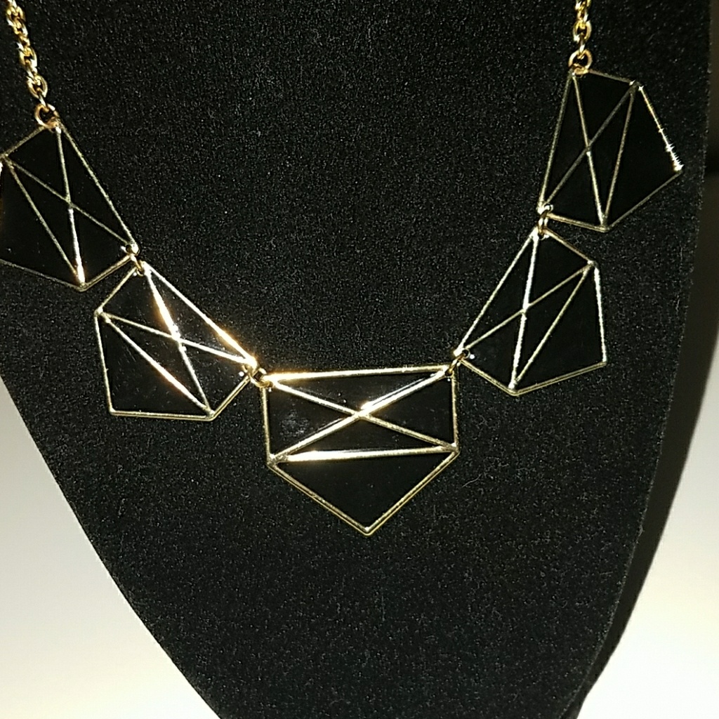 Black Gold Necklace 16$